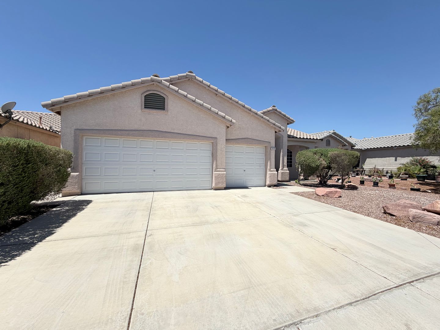 Beautiful Single-Story Home with 3-Car Garage & Covered Patio – photo 1