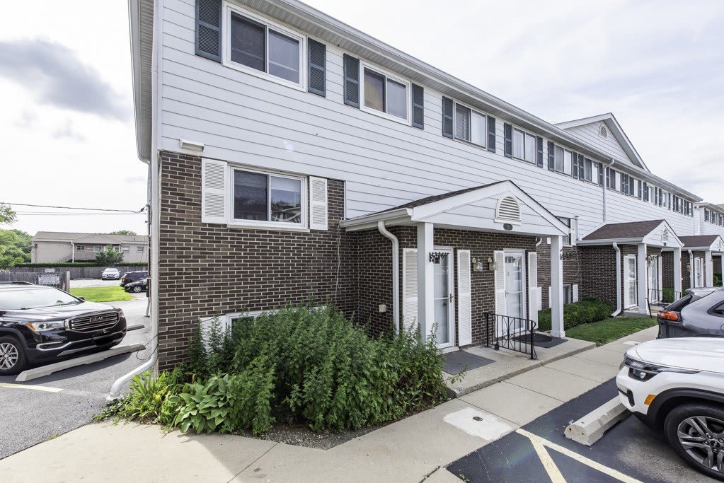 551 W Park Avenue – photo 3