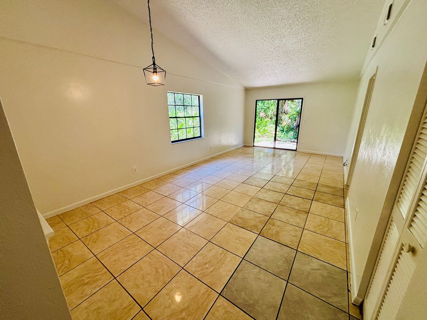 2 Bedroom 2 Bath in Port Orange Available NOW – photo 3