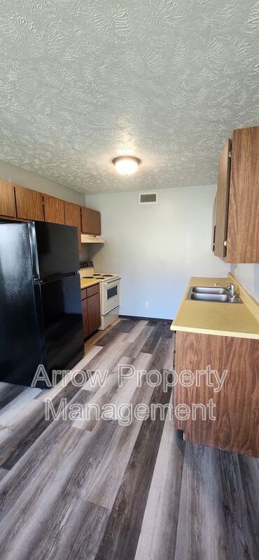 828 E Street-105 – photo 5