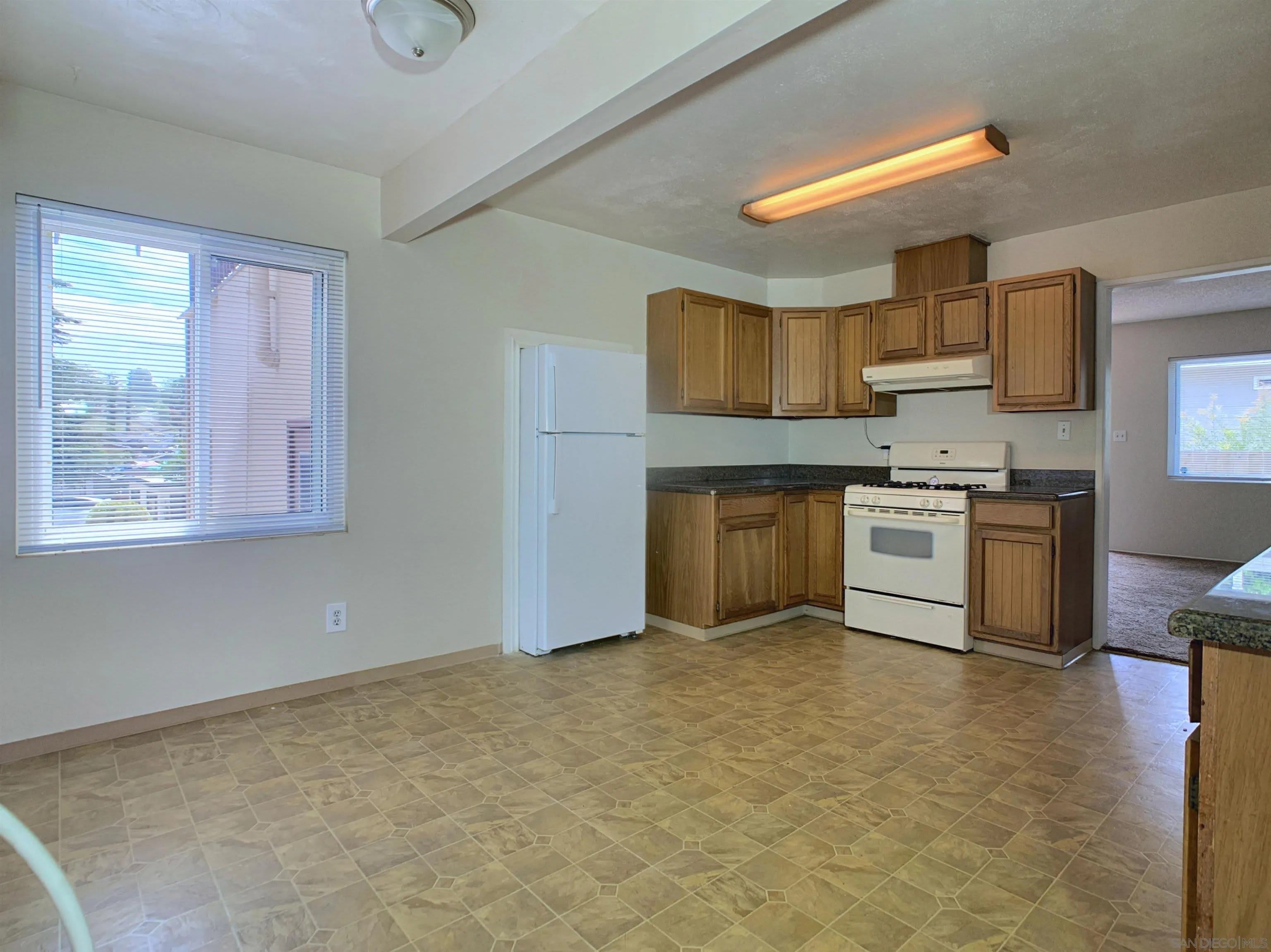 6190 DIXIE DR – photo 4