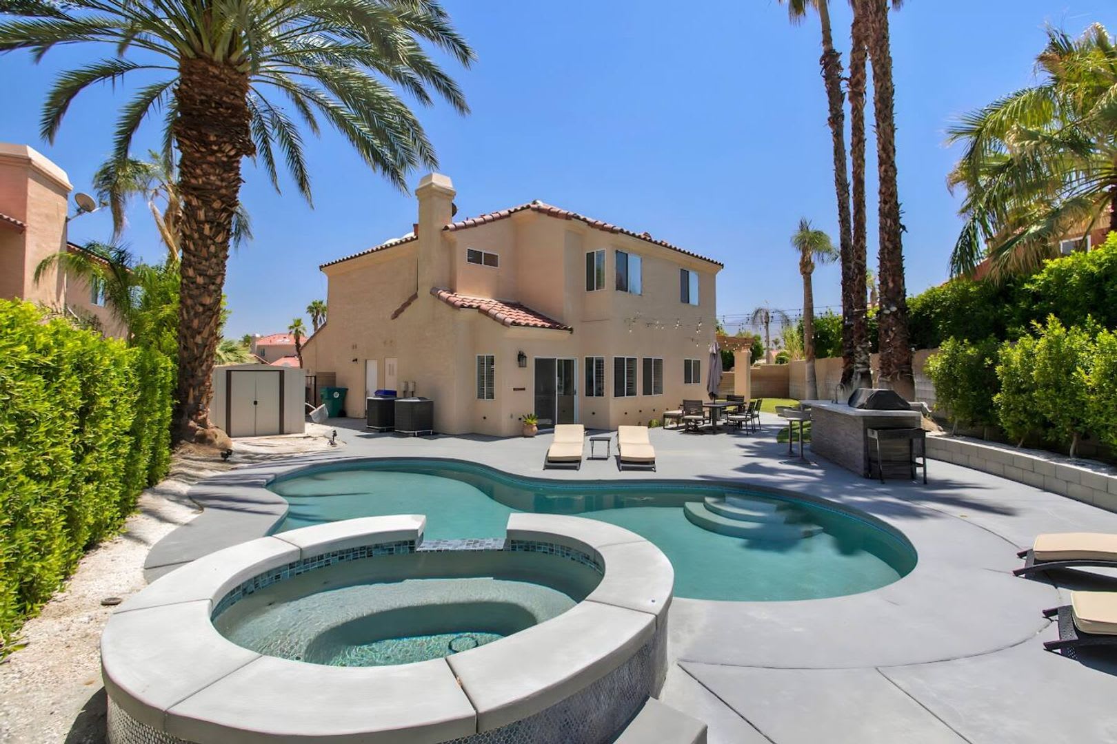 Pool Home in Palm Desert – photo 1