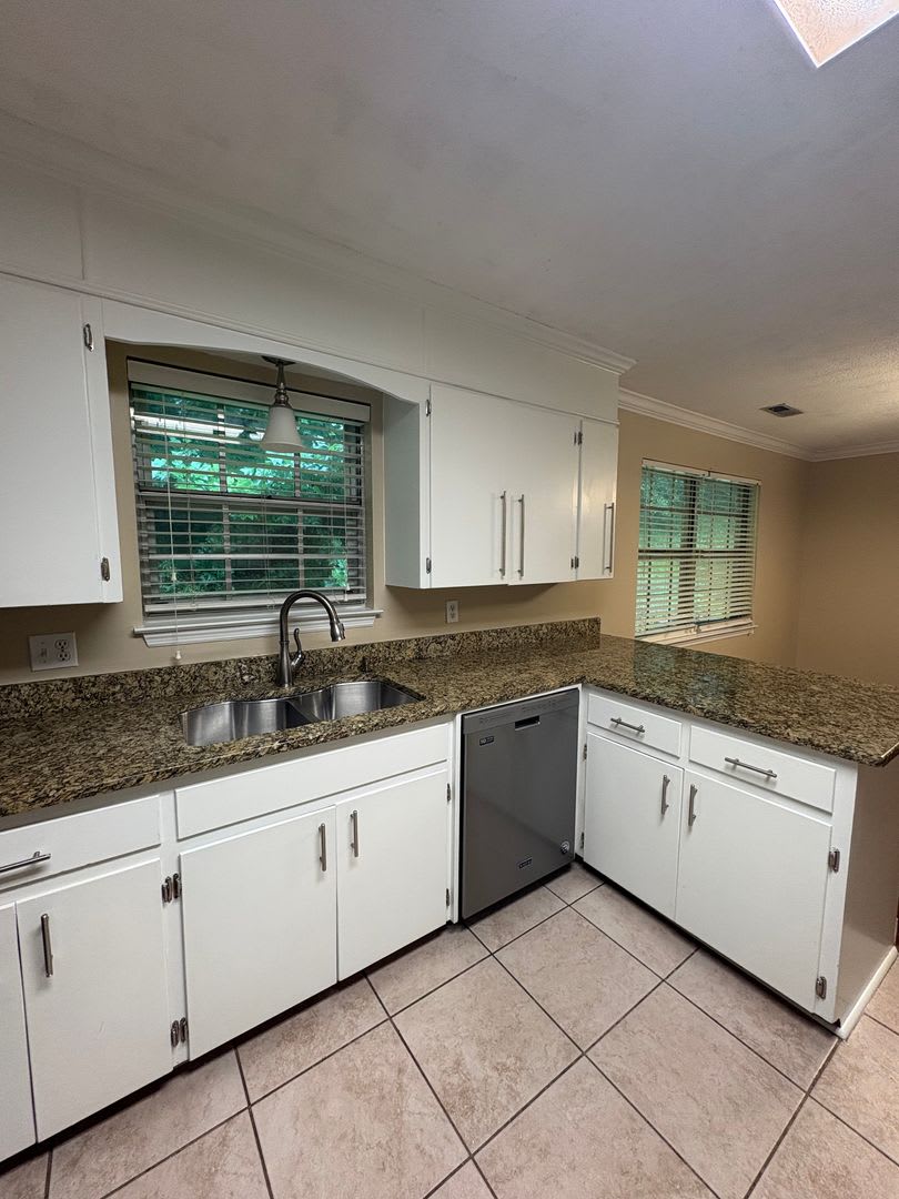 3 Bedroom 2.5 Bath House – photo 3