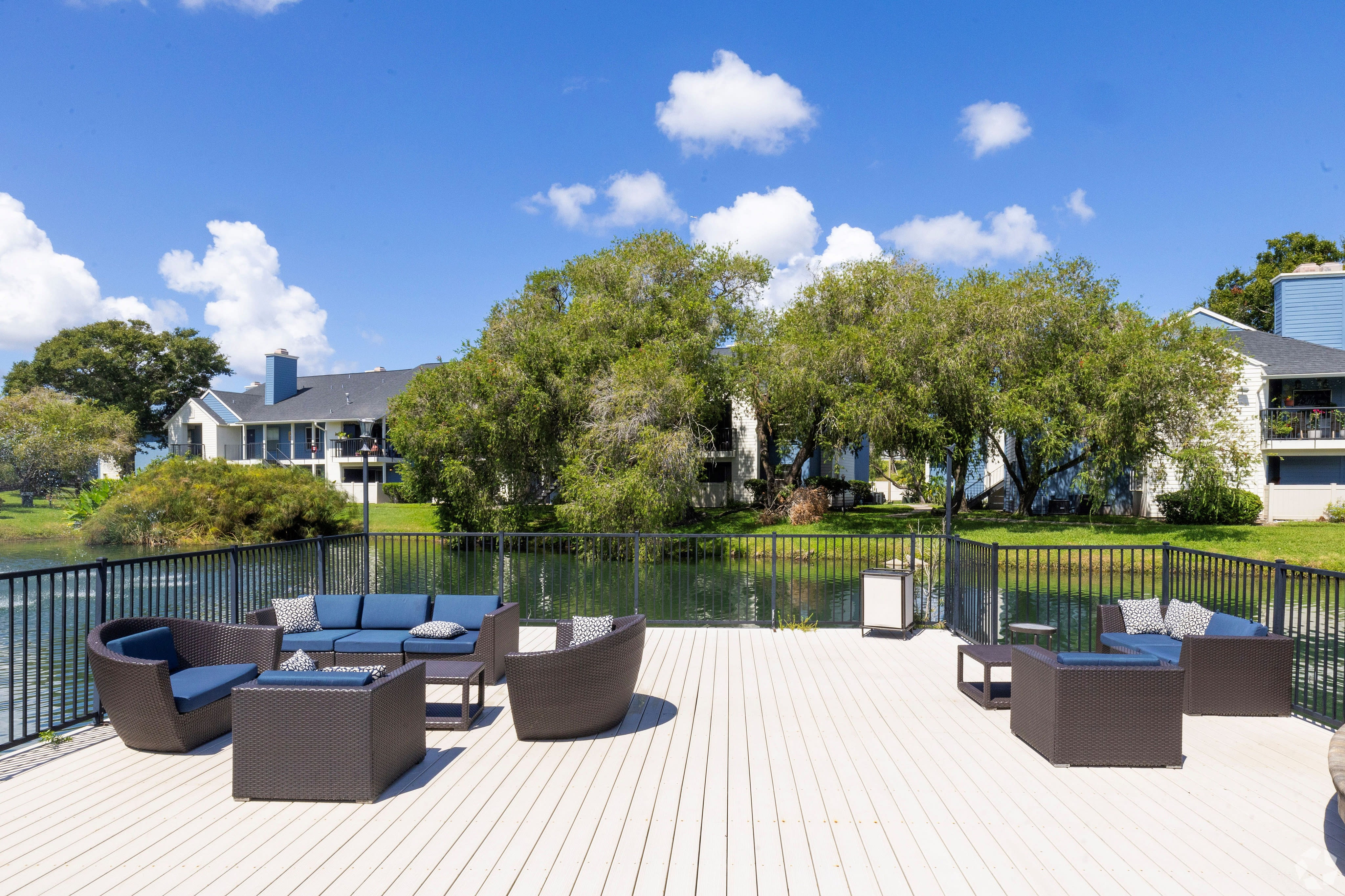 Bay Crossing Apartments – photo 3