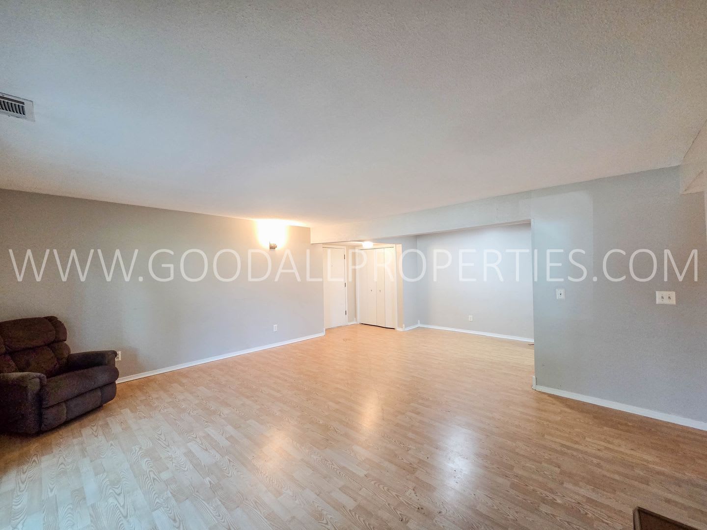 875 Summer Special 2 Bedroom 2 Bath Clive Condo With Pool Private Patio – photo 3