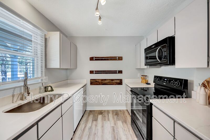 150 Carmichael Court – photo 5