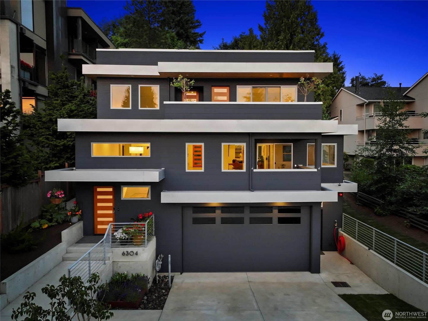 4Bd/4.25Ba Kirkland Home – photo 3