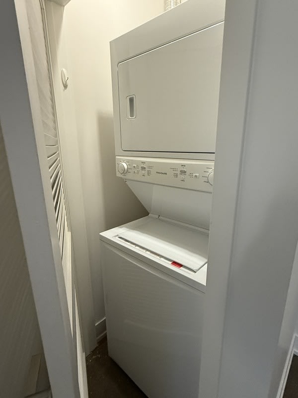 28 E Adams – photo 2