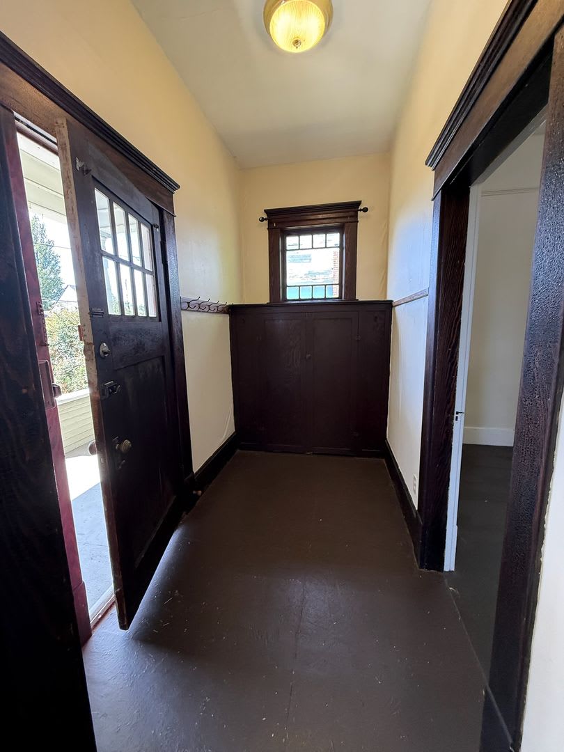 2 Bedroom 1 Bathroom Cottage In The Heart Of Bellingham – photo 1