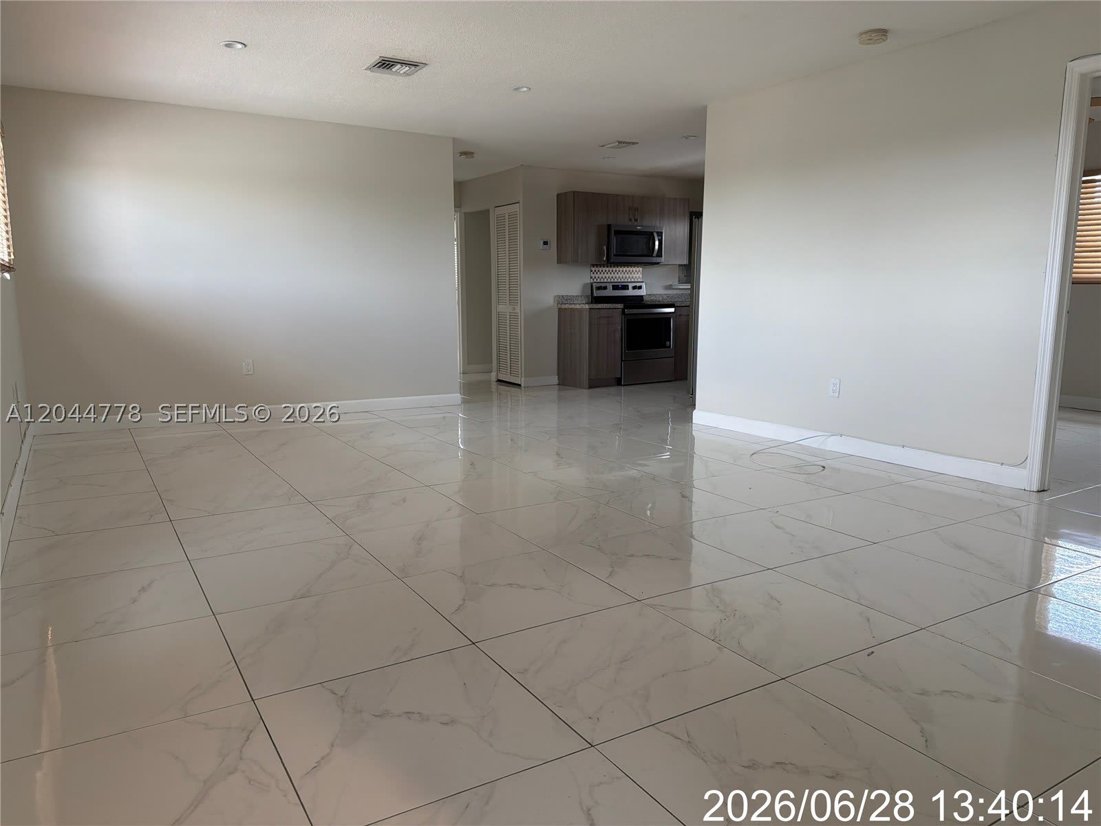 101 E 51St Pl – photo 4