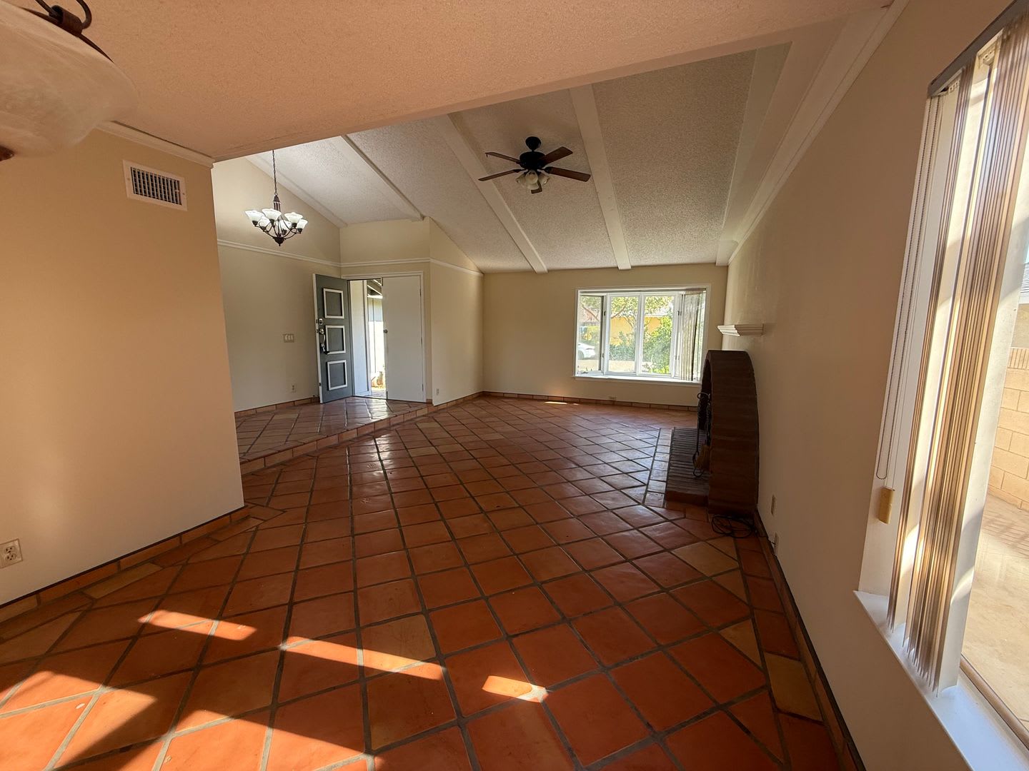 4 bed, 2 bath single story home with RV access – photo 5