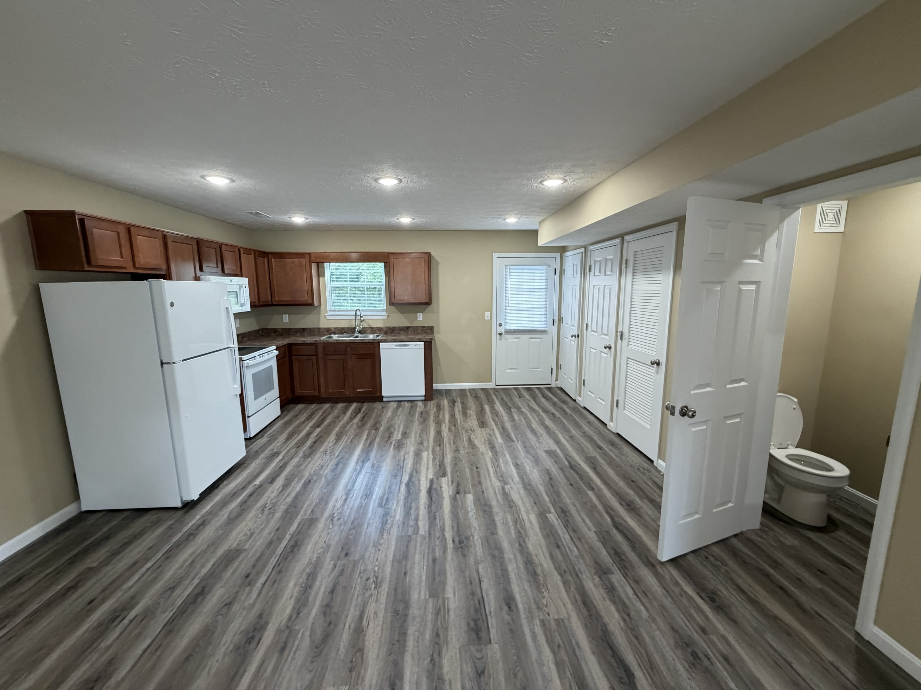 285 Pineview Drive – photo 2