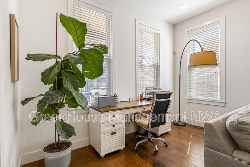 636 SW B ST – photo 5
