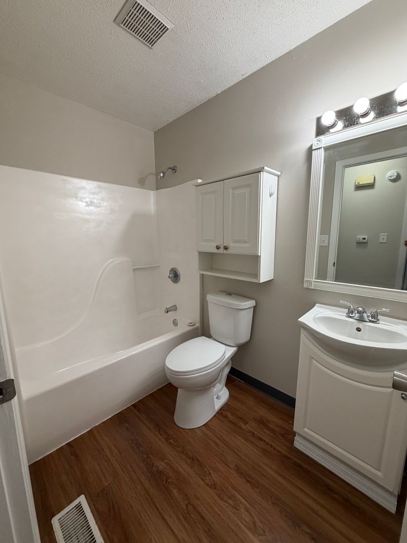 2 Bedroom Apartment – photo 3