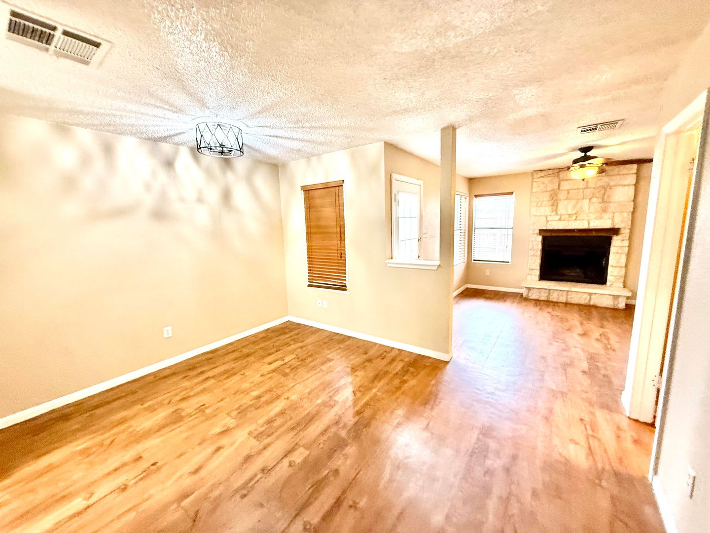 Townhome for Lease in North Austin! – photo 3