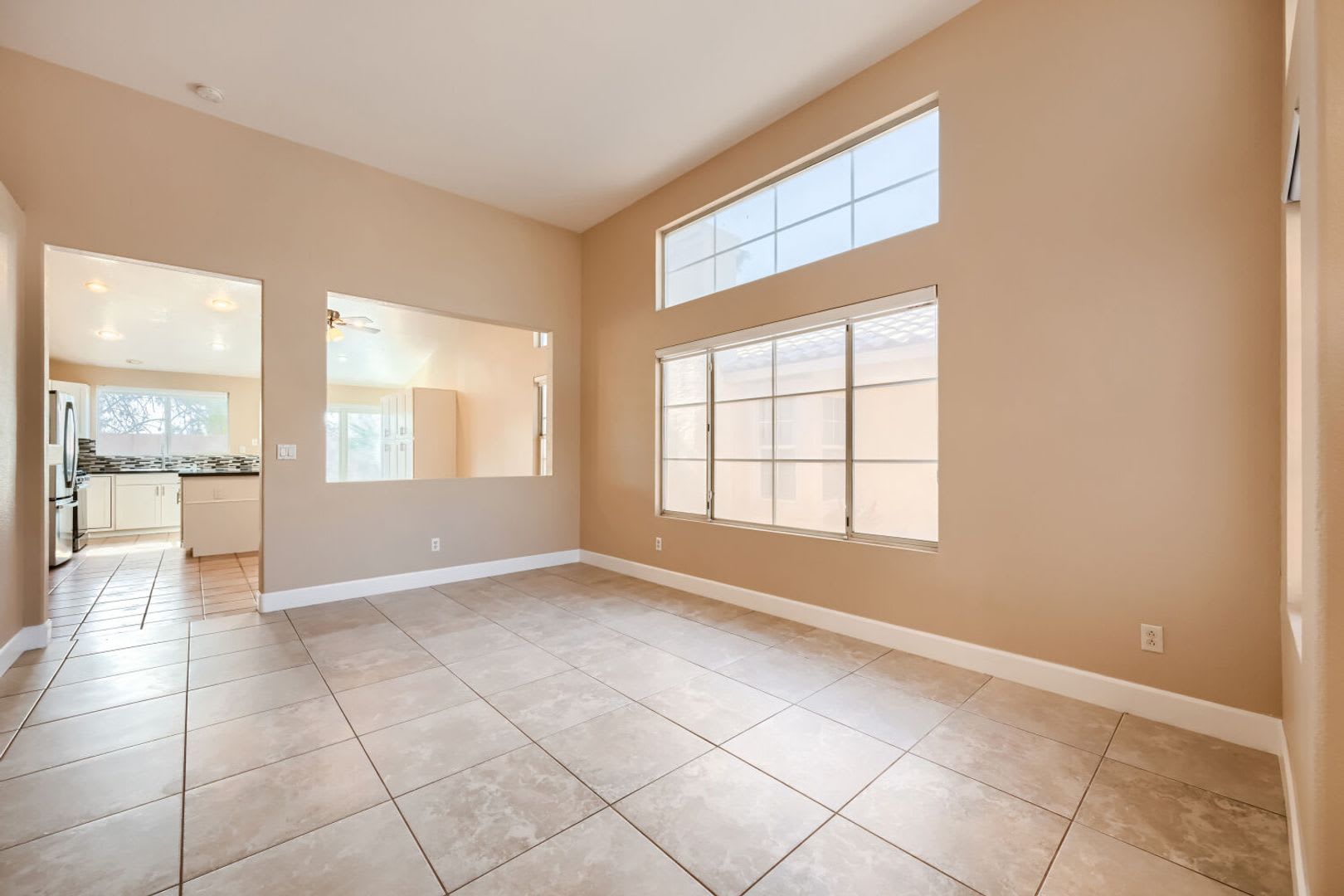 Move In Special 300 Off First Month Rent Beautifully Updated 3 Bedroom Home With Designer Kitchen Cozy Fireplace – photo 3