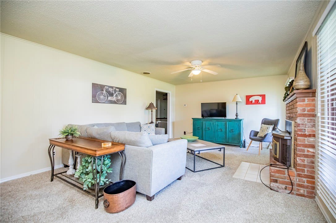 107 NW Winfield Lane – photo 2