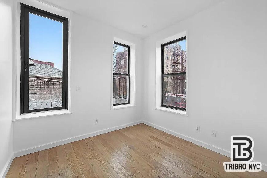 105 Moore Street – photo 1