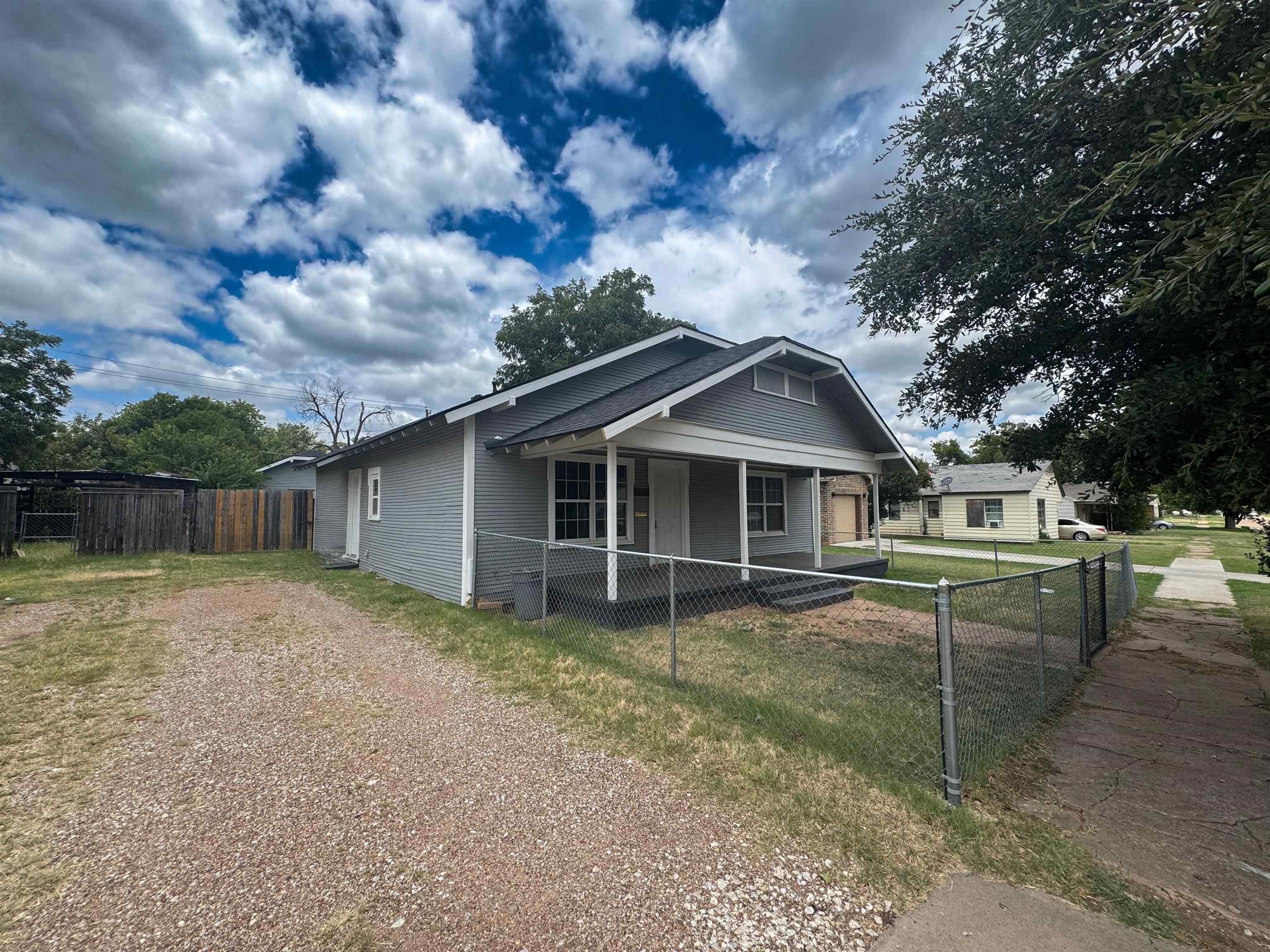 2412 Buchanan Street – photo 1