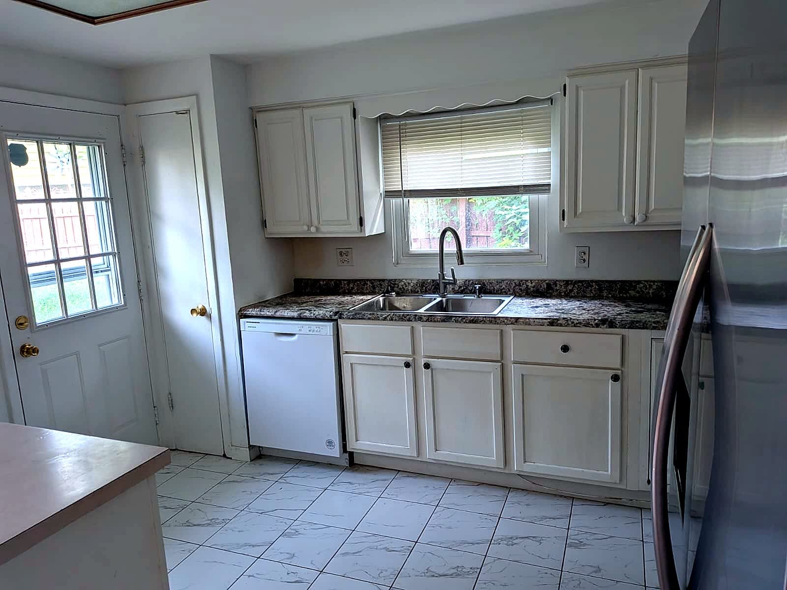386 Dover Lane – photo 3