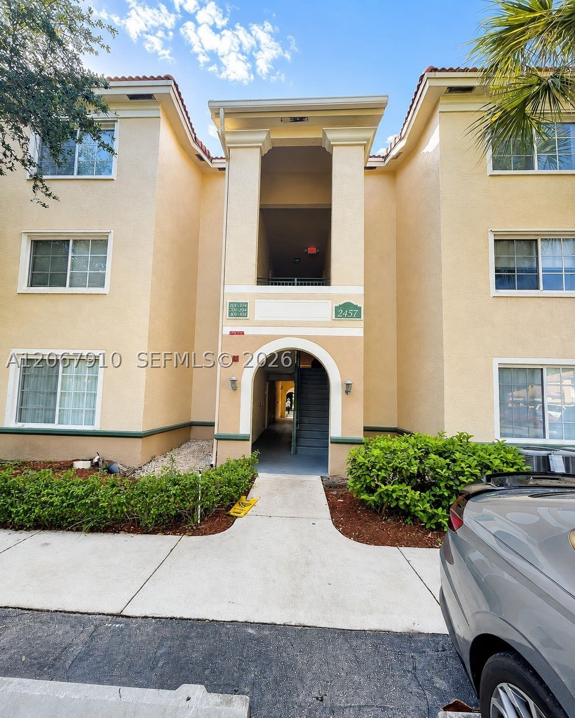 2457 Centergate Dr – photo 1