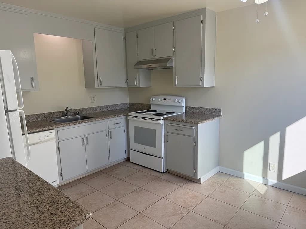 10366 Greenwood Ct – photo 2