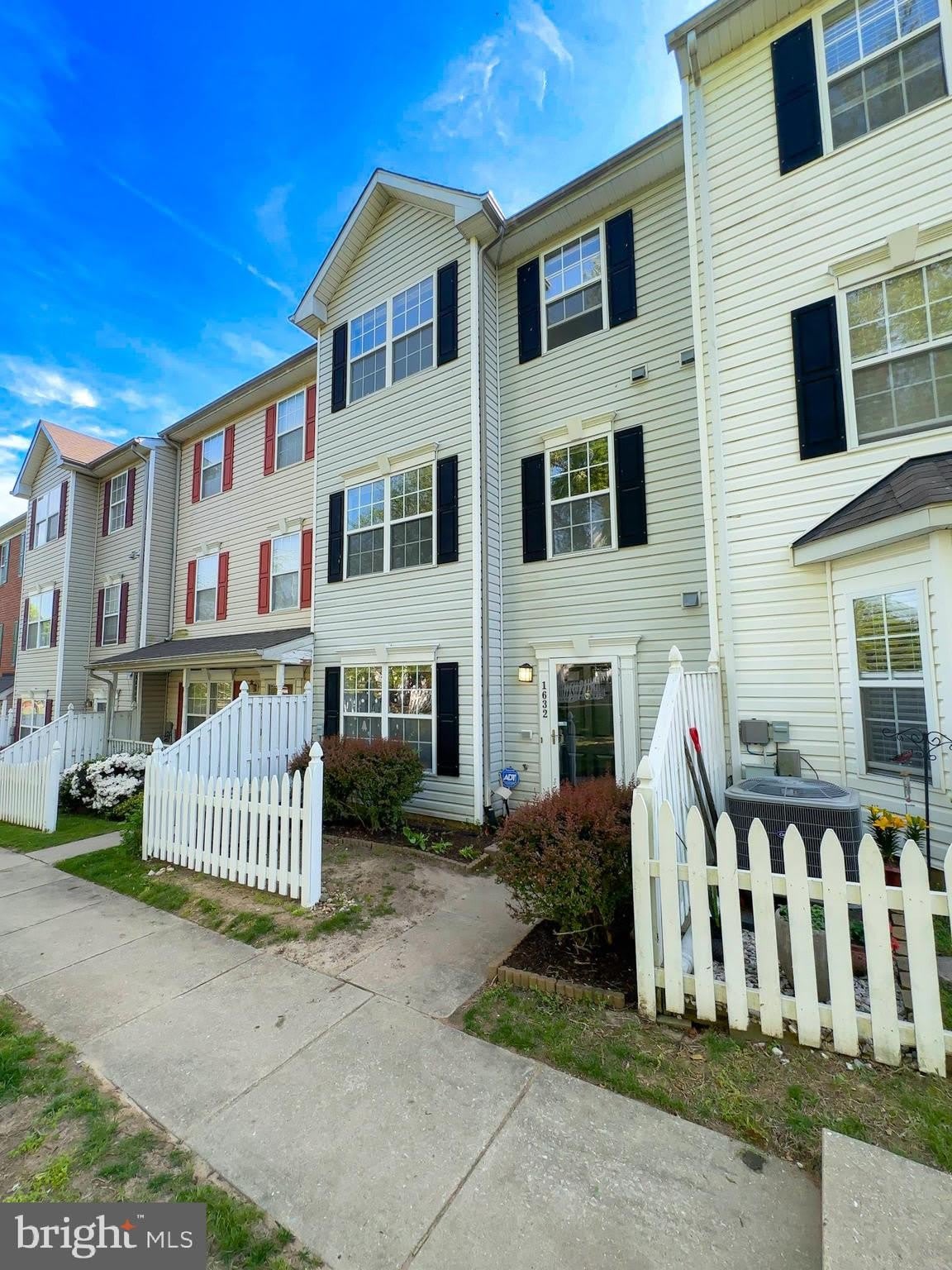 1632 BRIARVIEW Court – photo 1