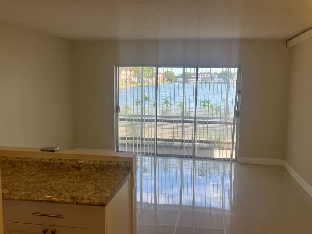 300 Northeast 191St Streetunit 206 – photo 2