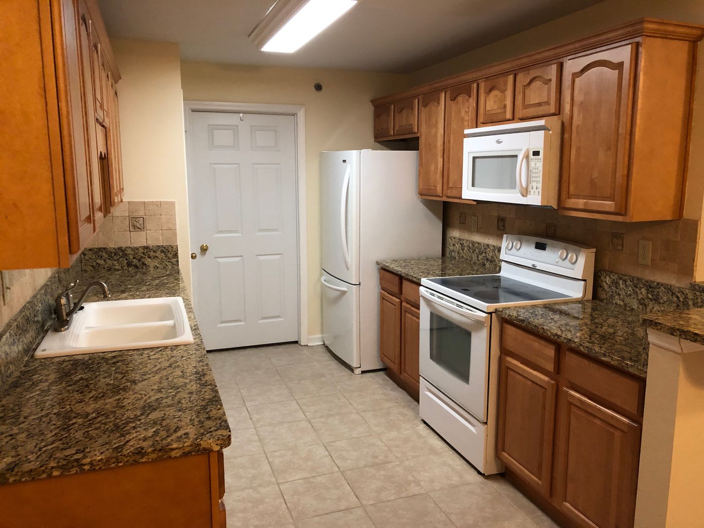 327 Amelia Lakes – photo 5