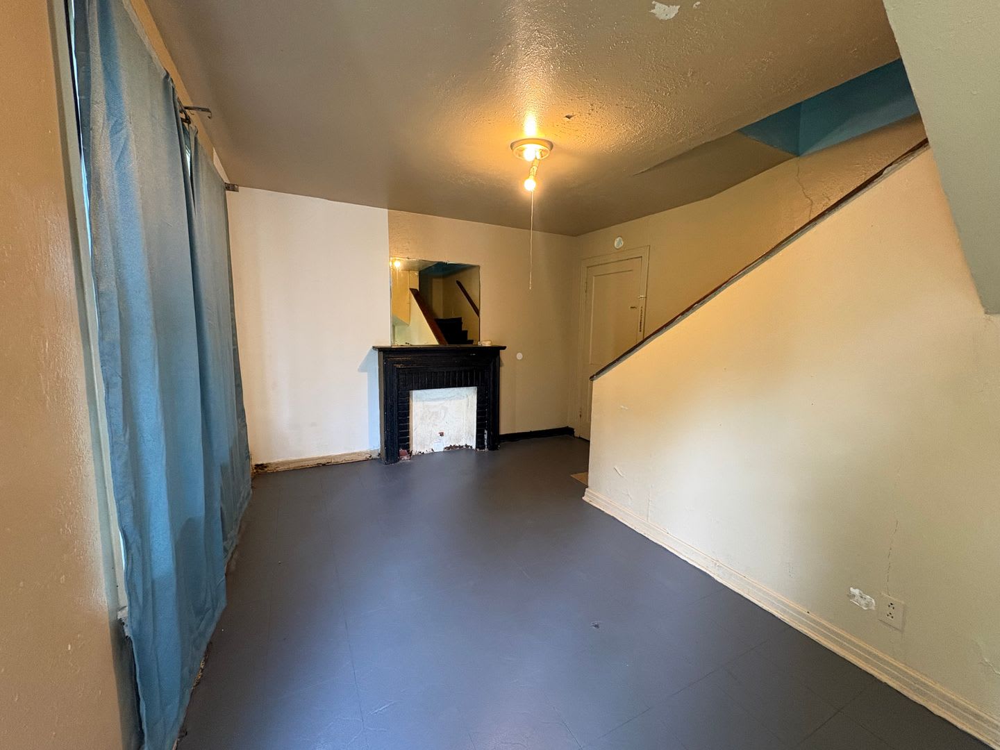 Two bedroom/1 bath garage apartment with Refrigerator and Gas range – photo 3