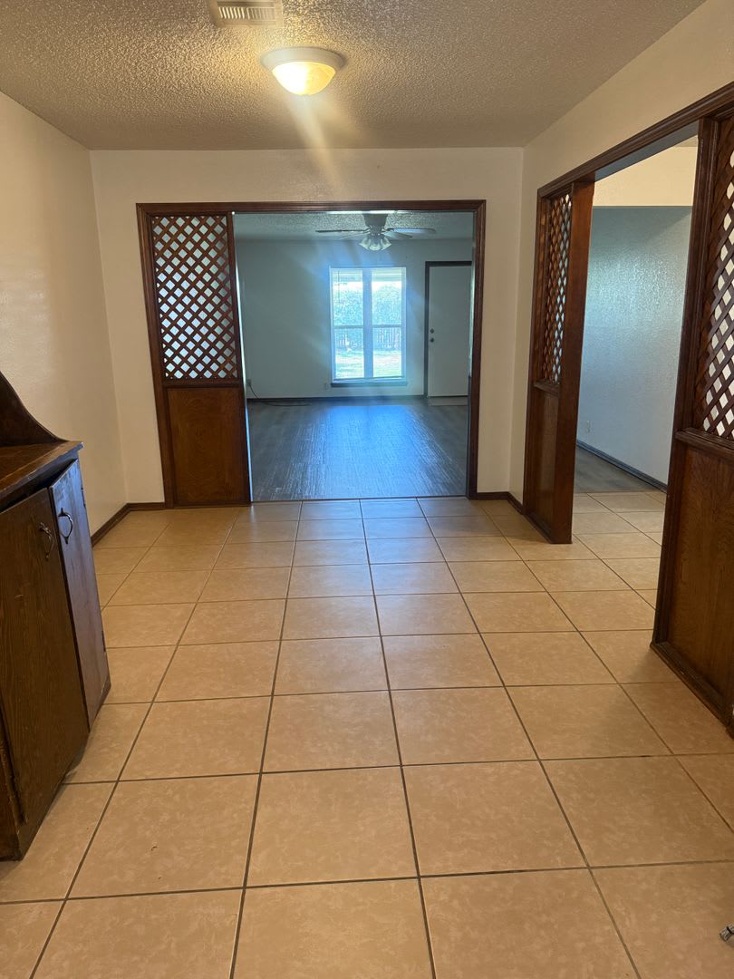 **3-BEDROOM DUPLEX FOR LEASE — YUKON, OK!** – photo 5