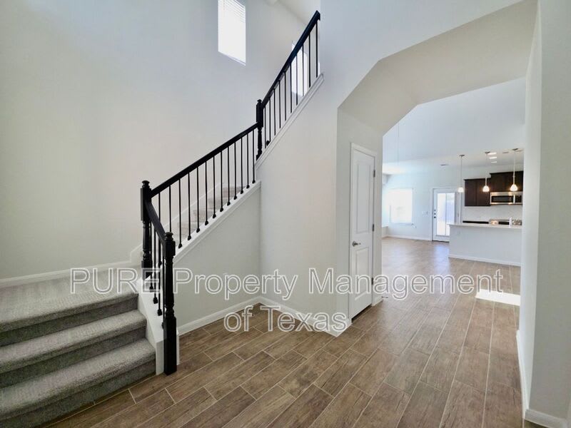 9900 Dalliance Ln – photo 4