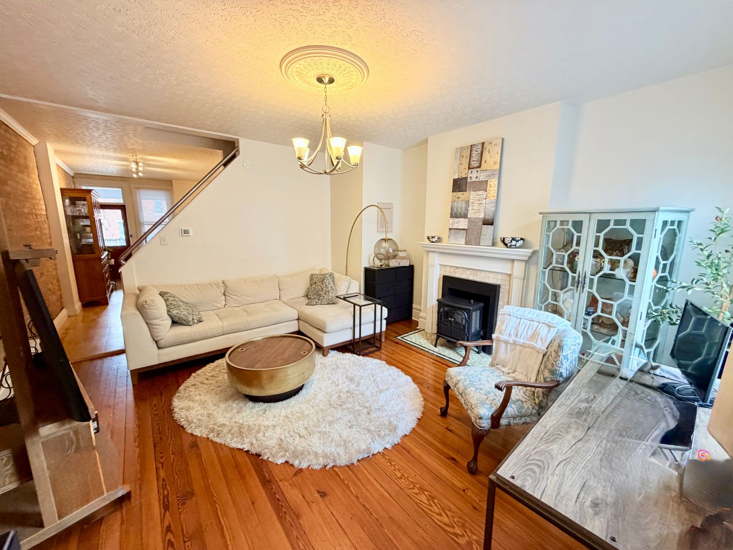 2 bedroom brick townhouse – photo 4