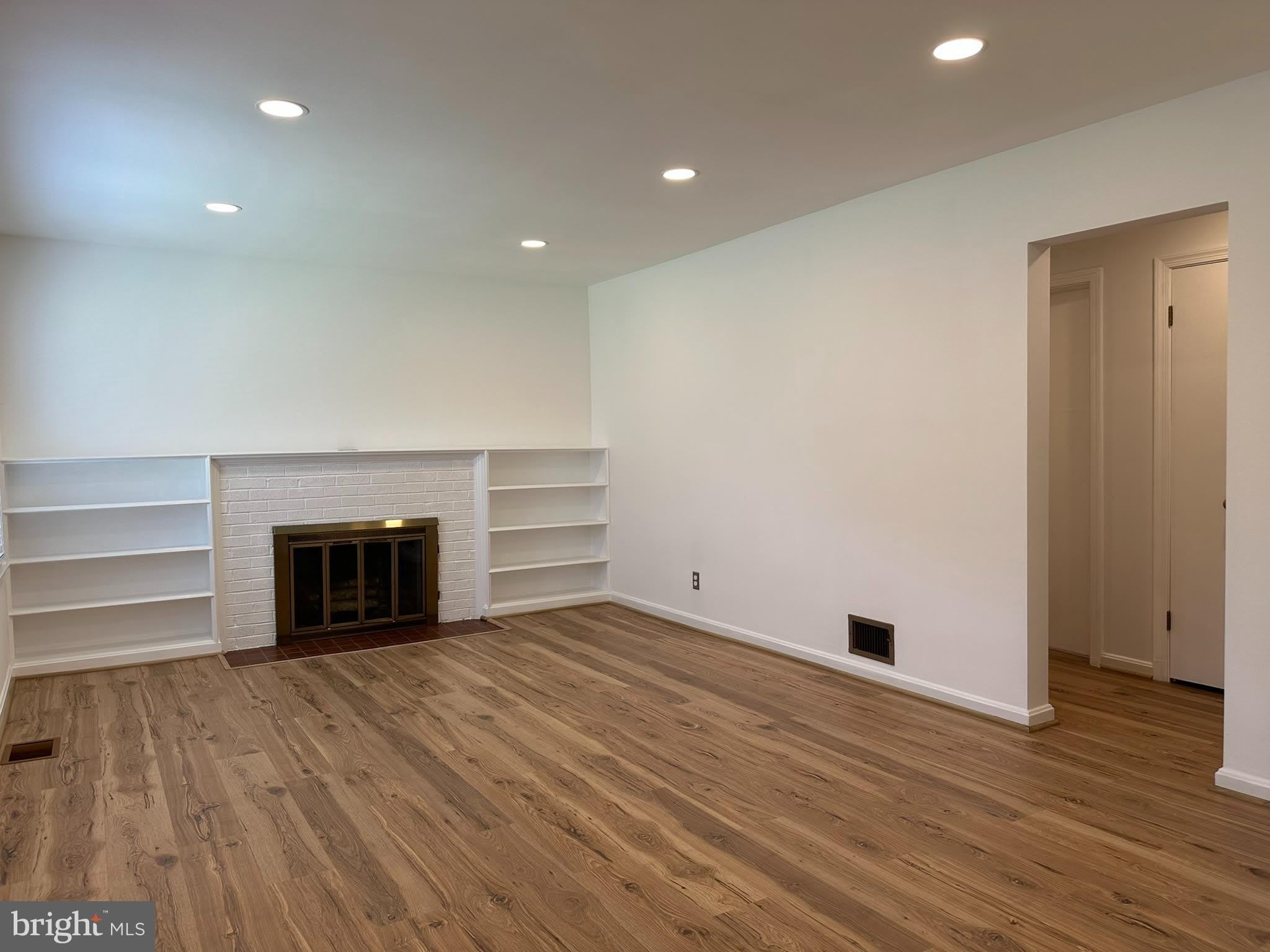 3000 JAMES Street – photo 4