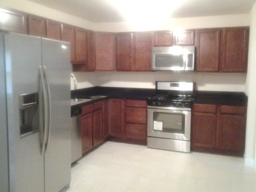 Beautiful and spacious 5 BR/2BA minutes from UMD campus – photo 2