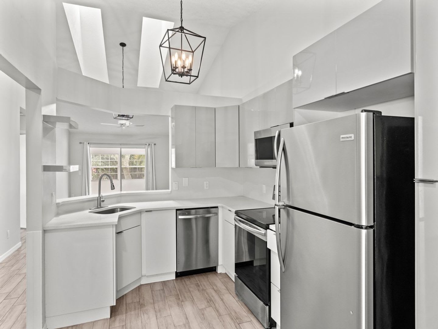 Sixty Oaks Beautifully Remodeled Patio Home – photo 4