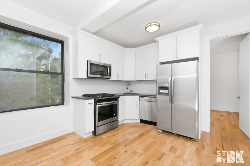 400 Clinton Ave – photo 4