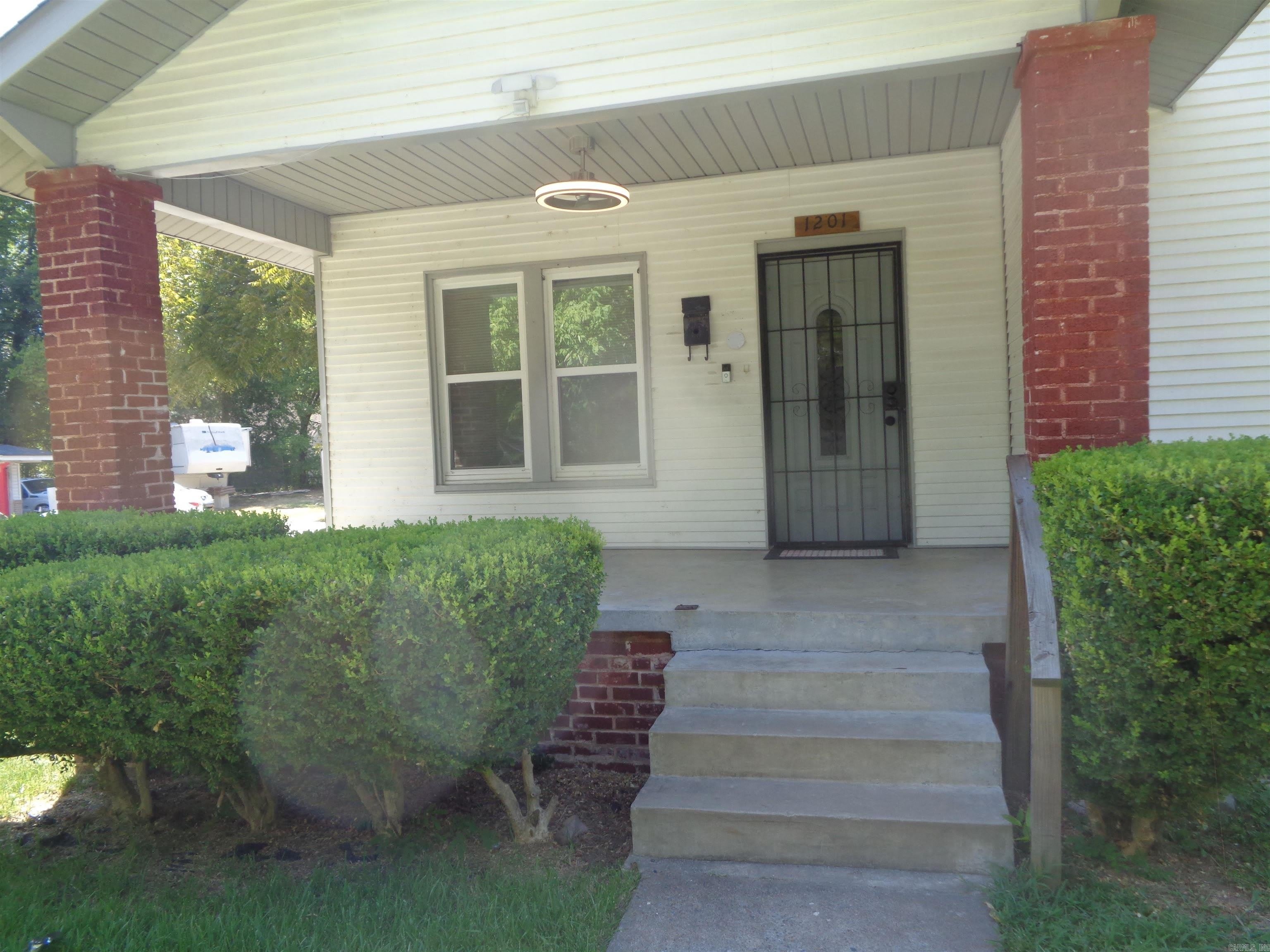 1201 Division Street – photo 4