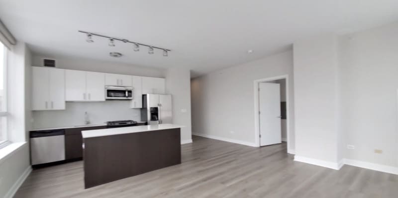 814 W Adams – photo 2