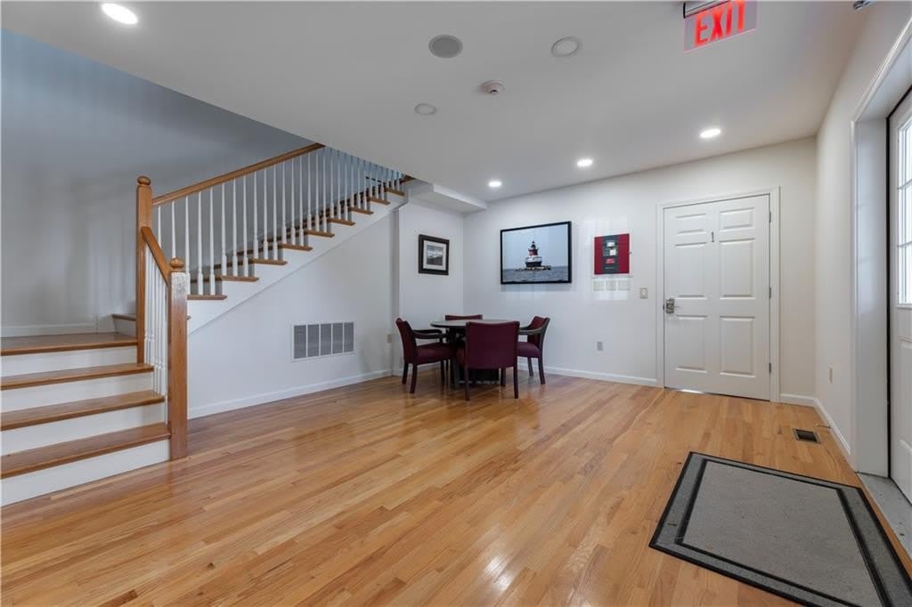 14 Clinton Avenue – photo 3