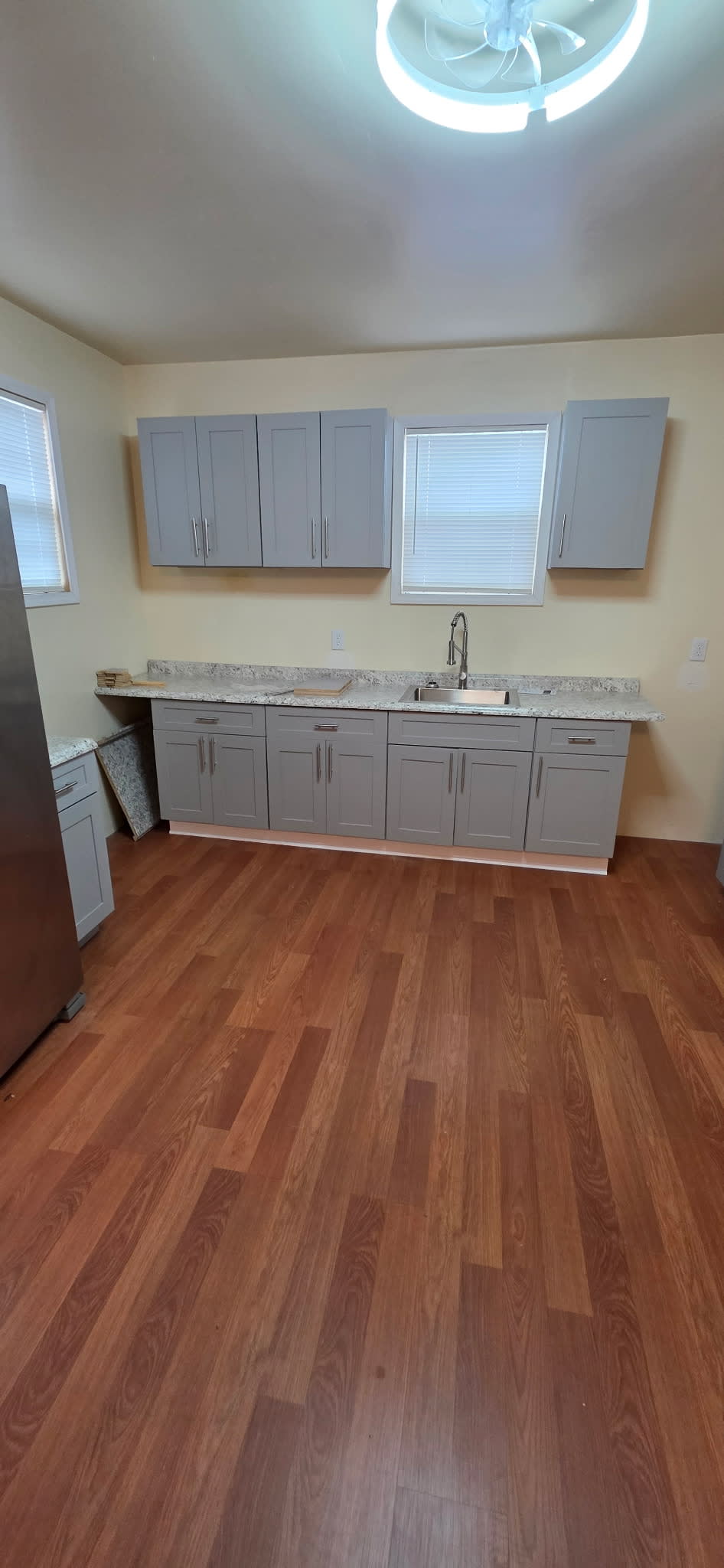 400 N Dillard St – photo 1