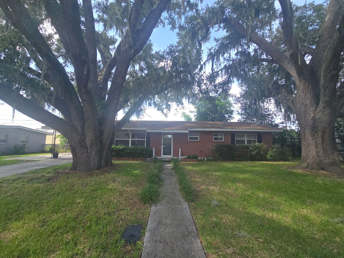 3 Bedroom 2 Bath Home Great Location – photo 2