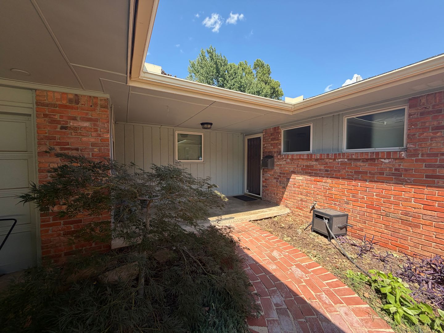 Beautiful 4bed/3bath Home Available for Rent in Central Norman!! – photo 2