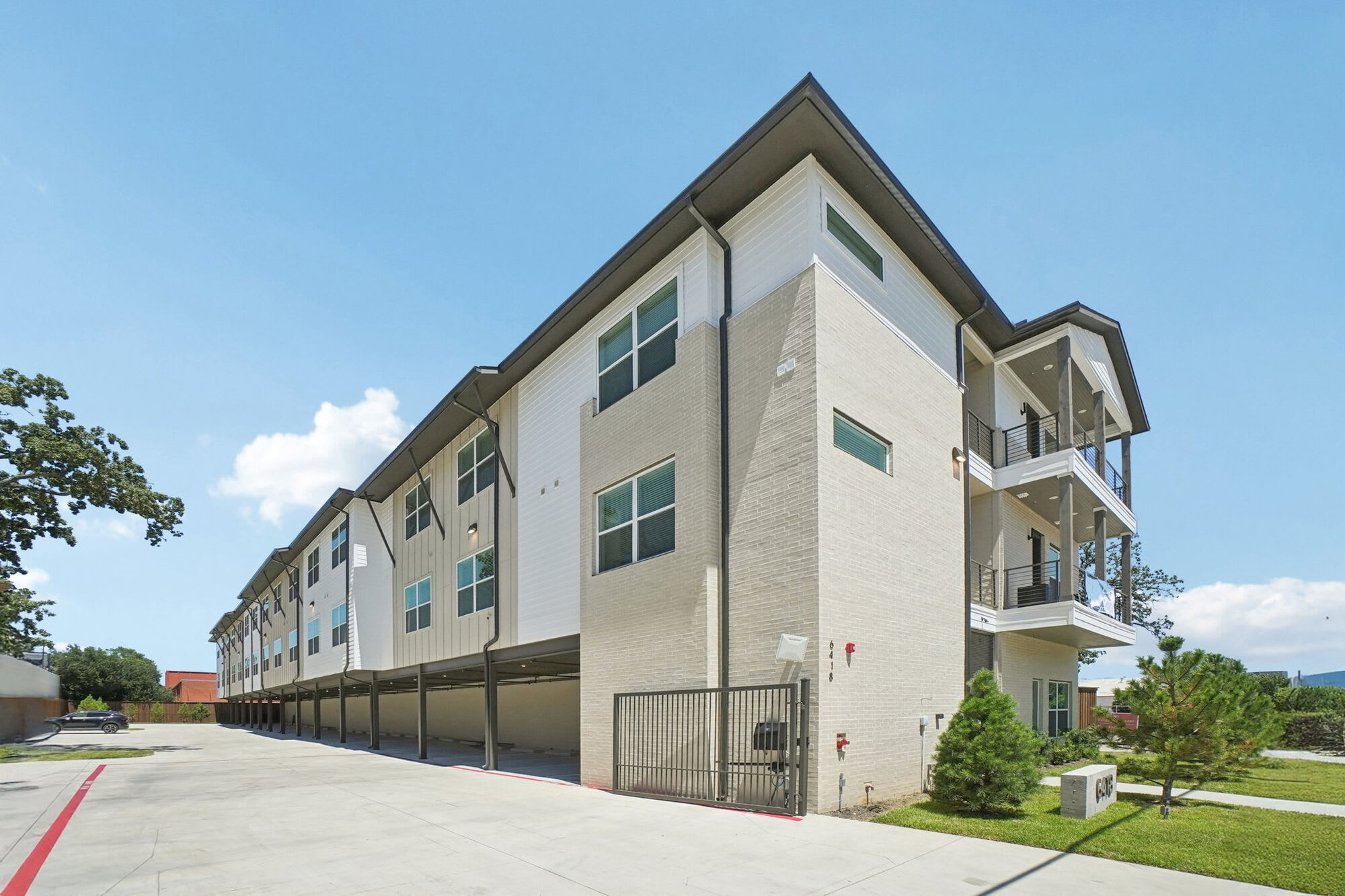 6418 Maple – photo 1