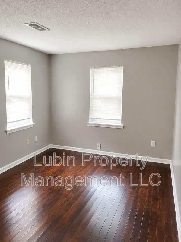 2358 Zanone Ave – photo 4