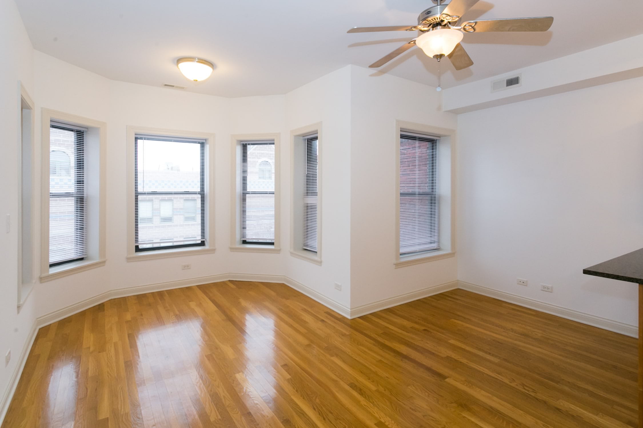 5400-5408 S. Ingleside Avenue – photo 3