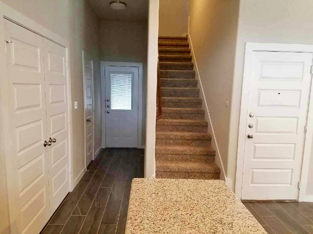 AVAILABLE NOW! Beautiful 3 Bedroom Luxury Townhome, Kyle, Texas! – photo 4