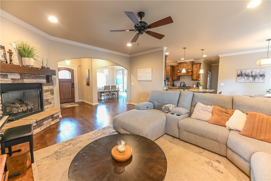 5824 W Persimmon Street – photo 4
