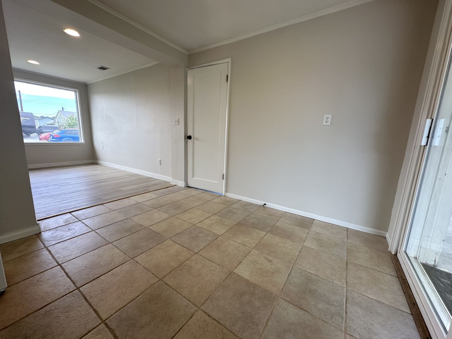 Well-Maintained 3-Bed, 1.5-Bath Home for Lease – 1,056 sq ft – photo 4