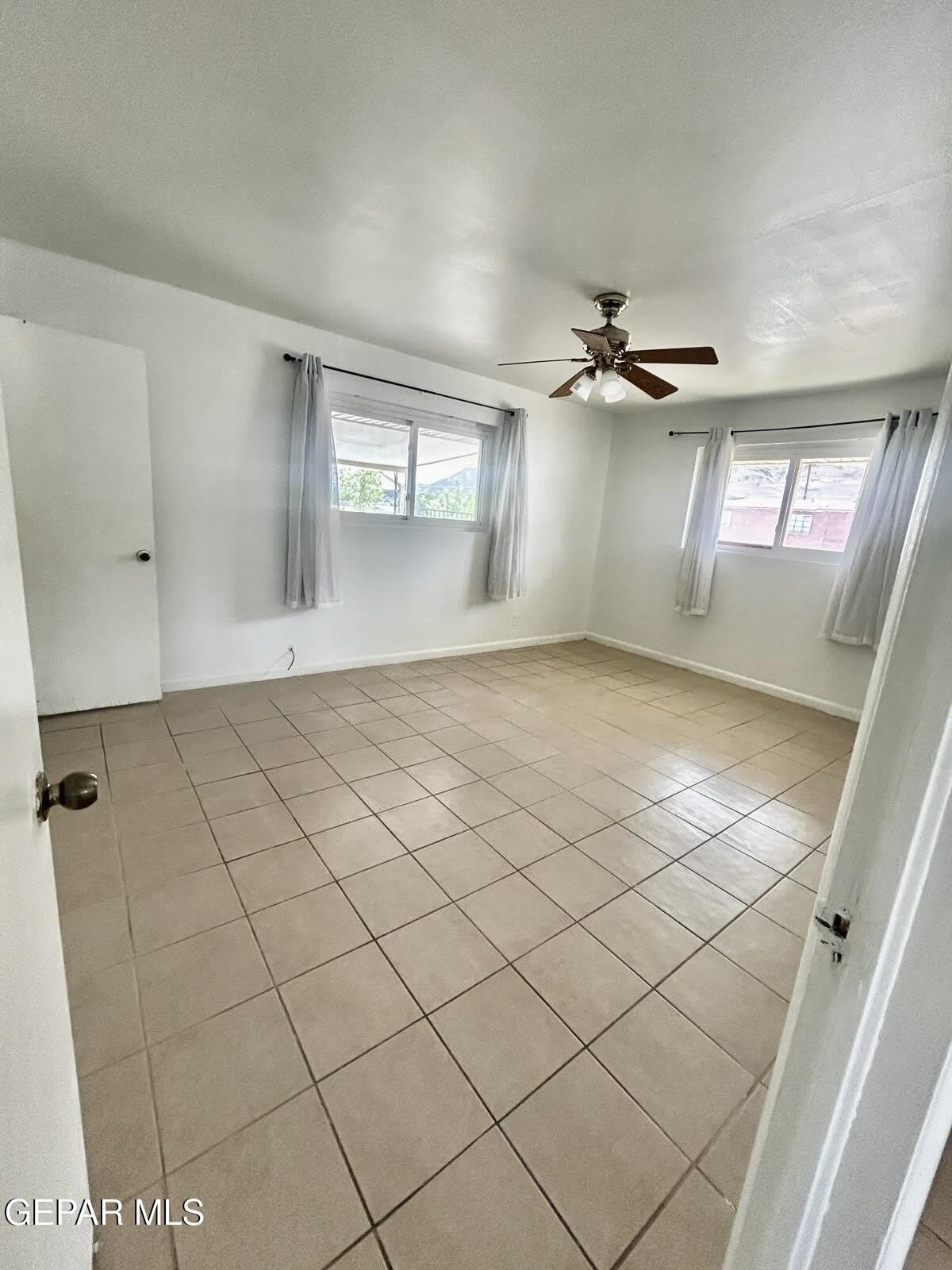 2900 POLK Avenue – photo 3
